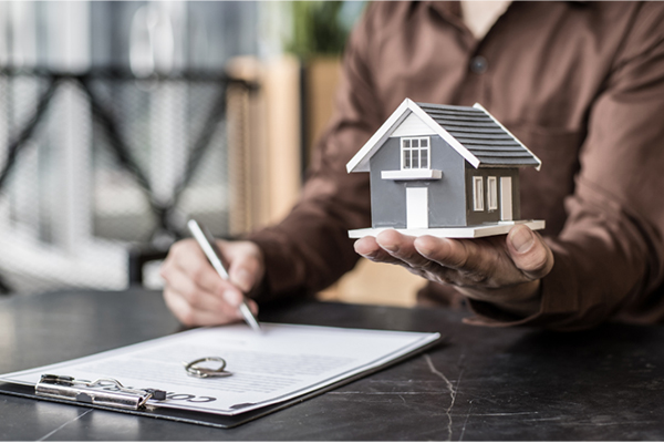 Real Estate Agent